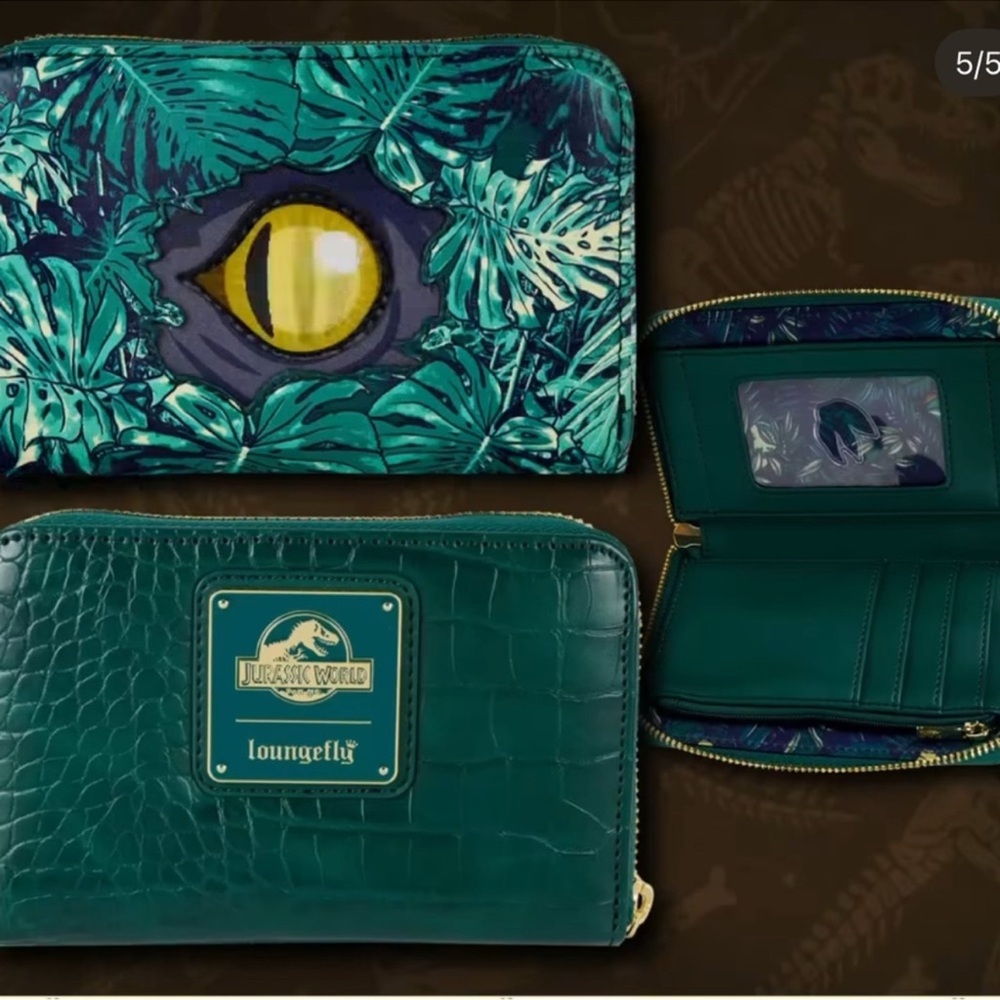 Loungefly Jurassic Park Raptor Foliage Lenticular Mini Zipper Wallet
